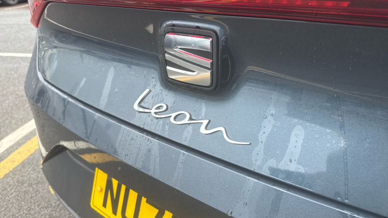 SEAT Leon 1.5 eTSI 150 FR Sport 5dr DSG [DAP] Petrol Hatchback